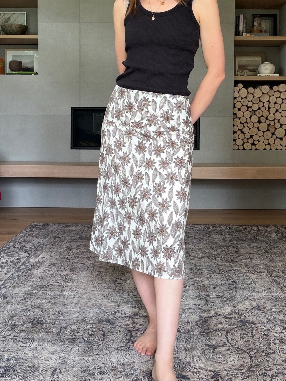Vintage 100% cotton Brown and Cream sunflower Midi Skirt small drop waist